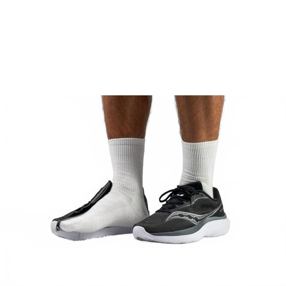 NEW SAUCONY men\'s kinvara 15 running shoes in black/white main image 6